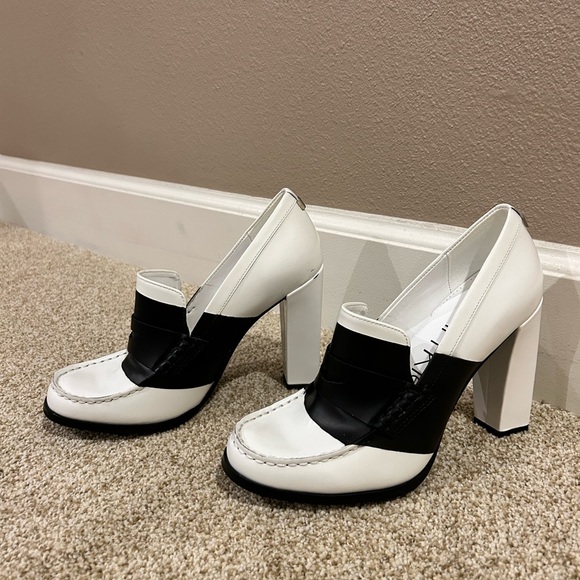 Calvin Klein Shoes - Calvin Klein Heels Size 7